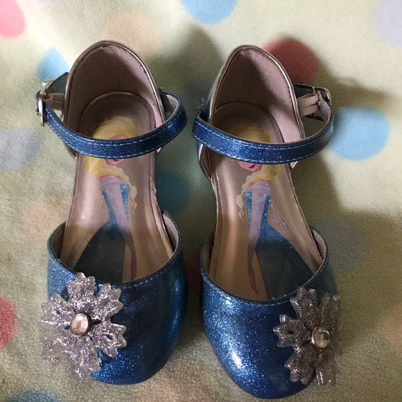 Frozen little girl heels. - Picture 2 of 2